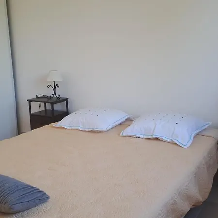 Jolie Dans Un Endroit Paisible, A 3 Mn De La Et De La Montagne Ventiseri