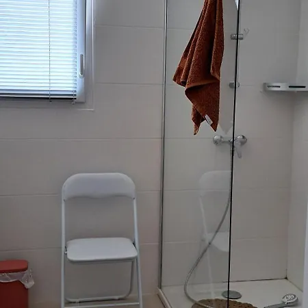 Jolie Dans Un Endroit Paisible, à 3 Mn De La Et De La Montagne