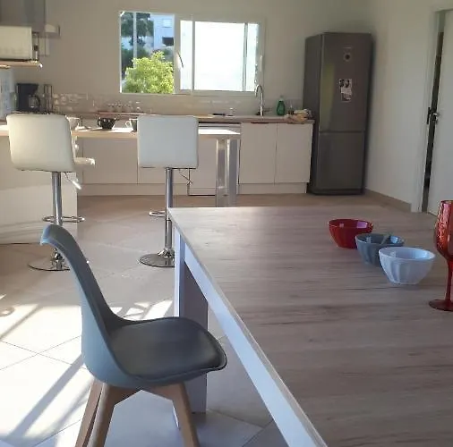 Villa Jolie Dans Un Endroit Paisible, à 3 Mn De La Et De La Montagne