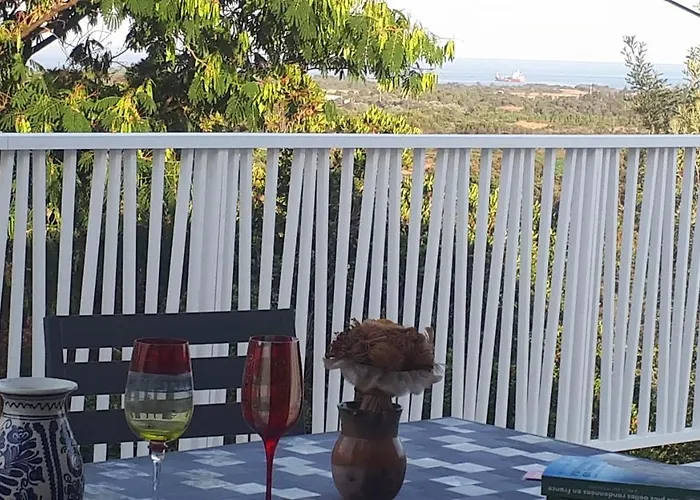 Villa Jolie Dans Un Endroit Paisible, à 3 Mn De La Et De La Montagne *