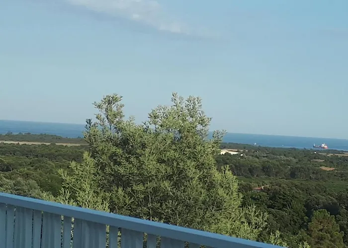 Villa Jolie Dans Un Endroit Paisible, à 3 Mn De La Et De La Montagne