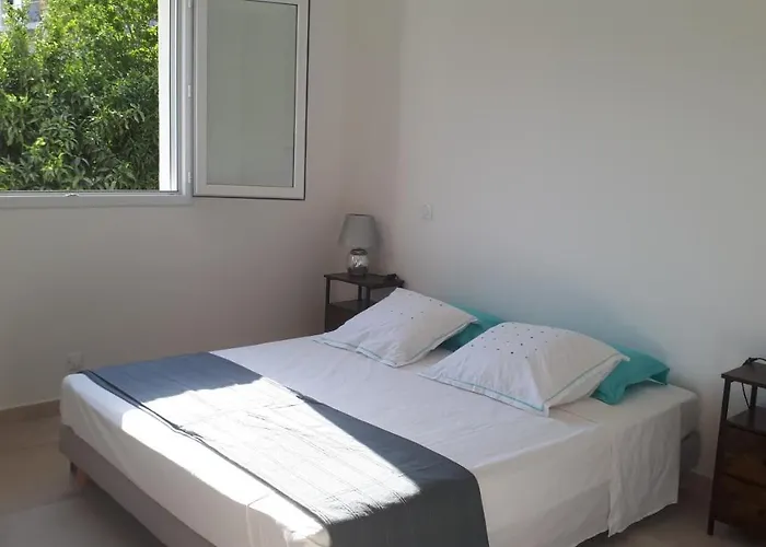 Villa Jolie Dans Un Endroit Paisible, à 3 Mn De La Et De La Montagne *