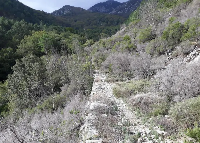 Villa Jolie Dans Un Endroit Paisible, à 3 Mn De La Et De La Montagne