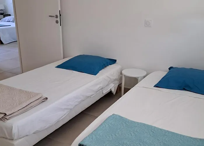 Jolie Dans Un Endroit Paisible, A 3 Mn De La Et De La Montagne Villa *